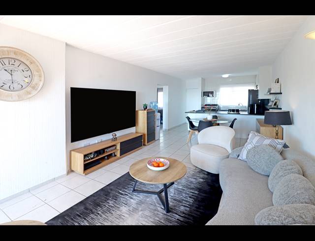 2 BEDROOM APARTMENT FOR SALE IN NORTHCLIFF
